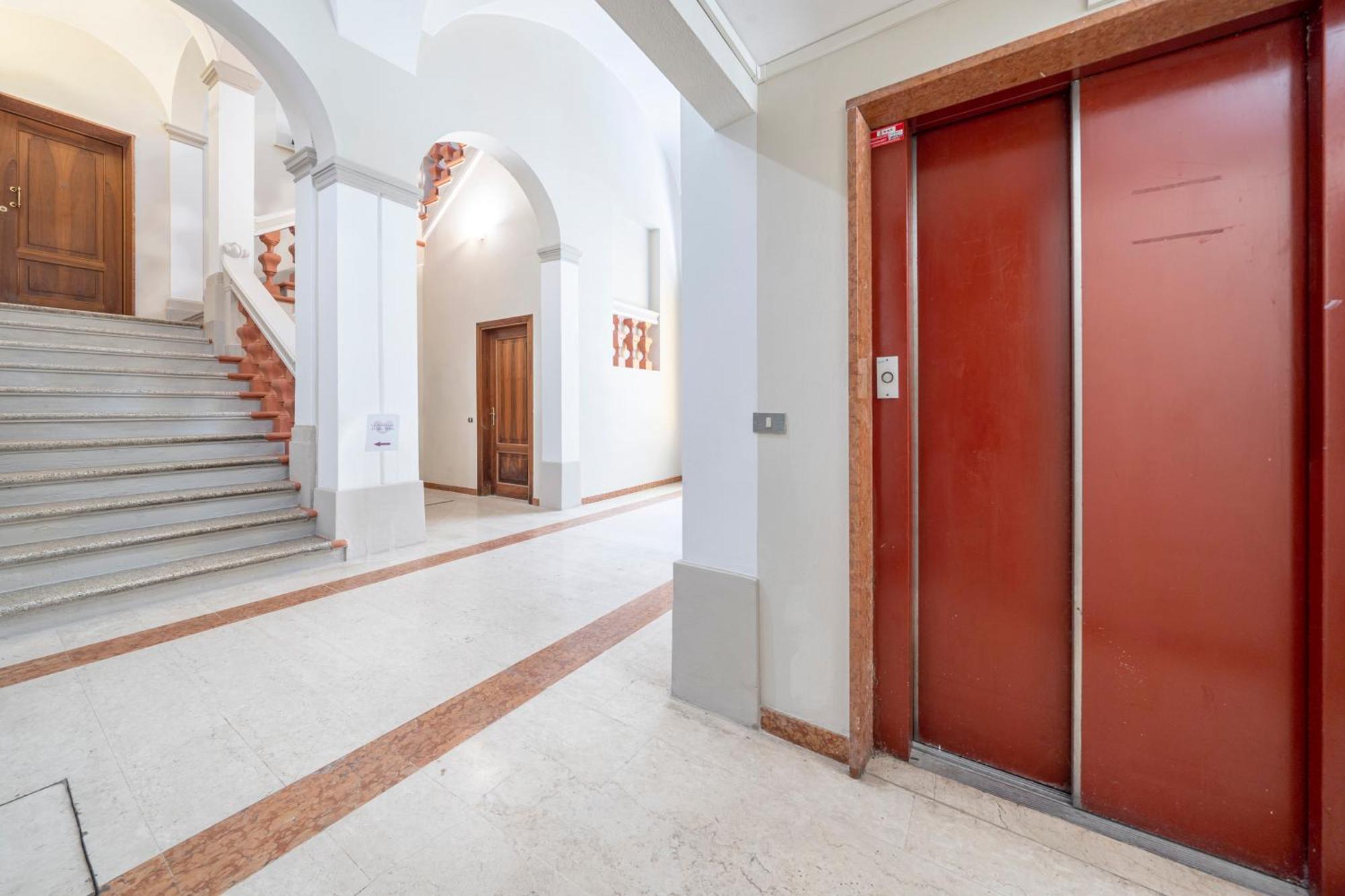 Via Emilia Centro - Stupendo Appartamento A Modena Luaran gambar