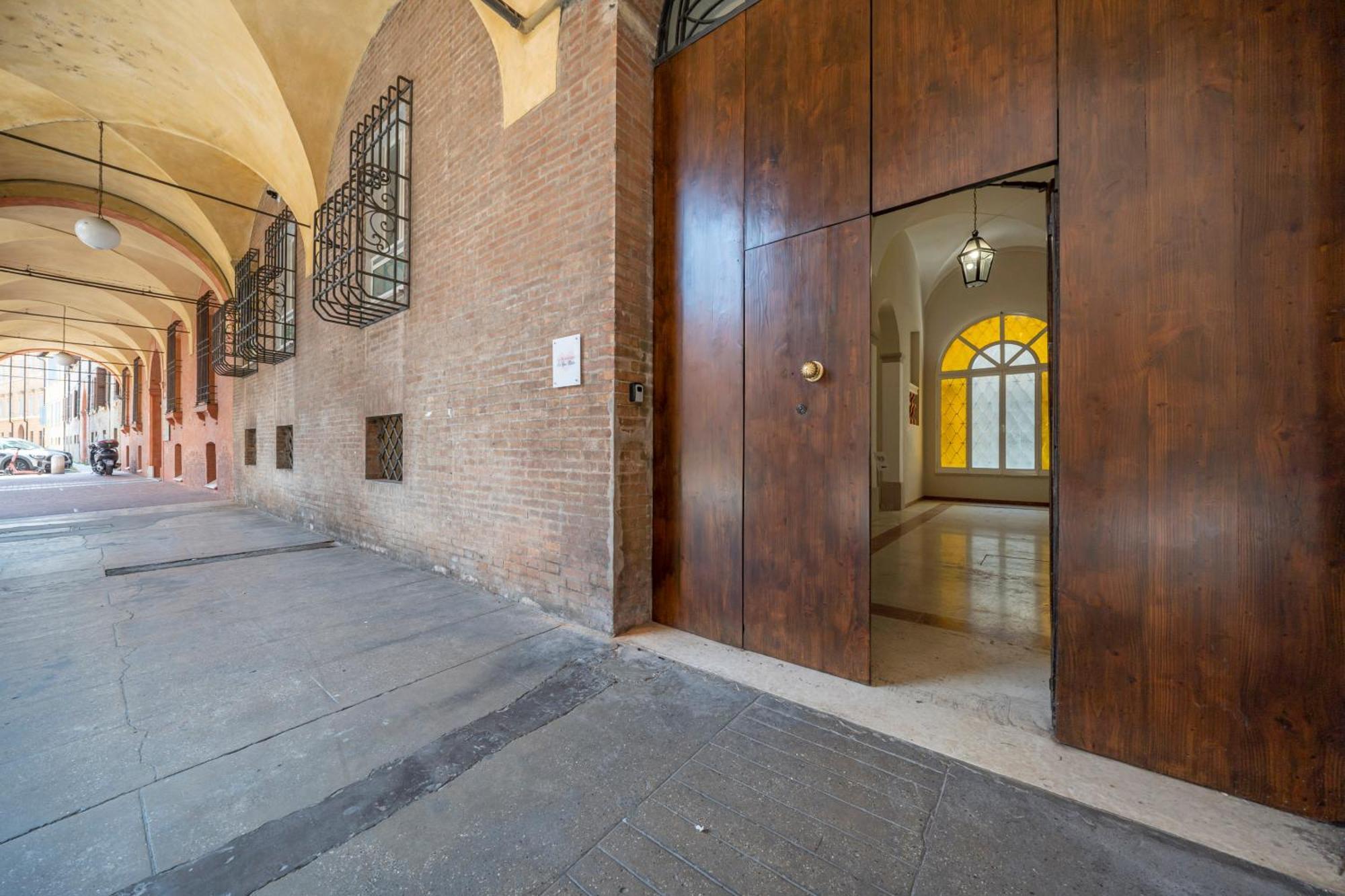 Via Emilia Centro - Stupendo Appartamento A Modena Luaran gambar